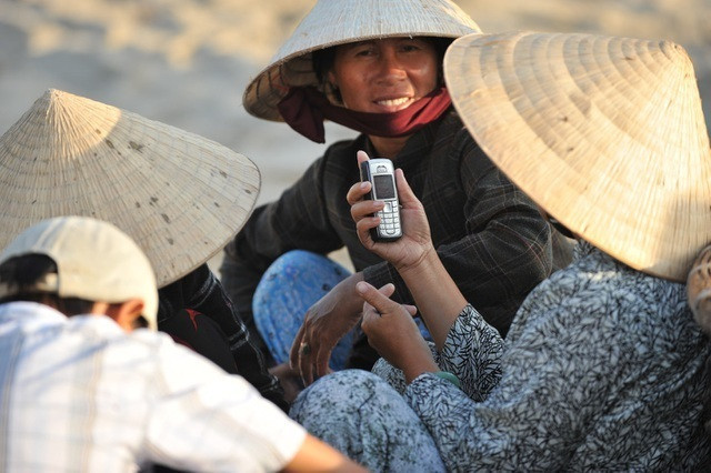 Điện thoại “cục gạch” lậu giá siêu rẻ đang được tuồn vào Việt Nam
