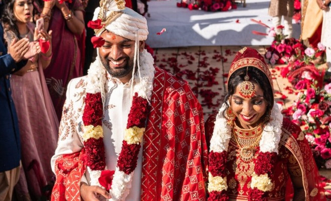 Cô dâu Ấn Độ tặng ôtô cho bố chồng trong ngày cưới