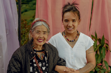 Cụ bà Philippines 106 tuổi giữ bí quyết xăm hình bằng gai, que tre và nhọ nồi