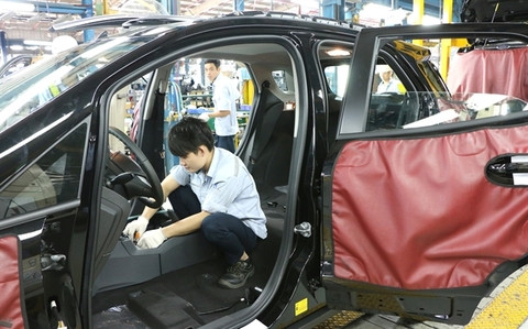 Ministry supports 50 percent cut on auto registration fees