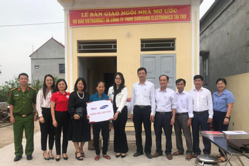 Goá phụ nghèo ở Nam Định xúc động đón nhận Ngôi nhà mơ ước
