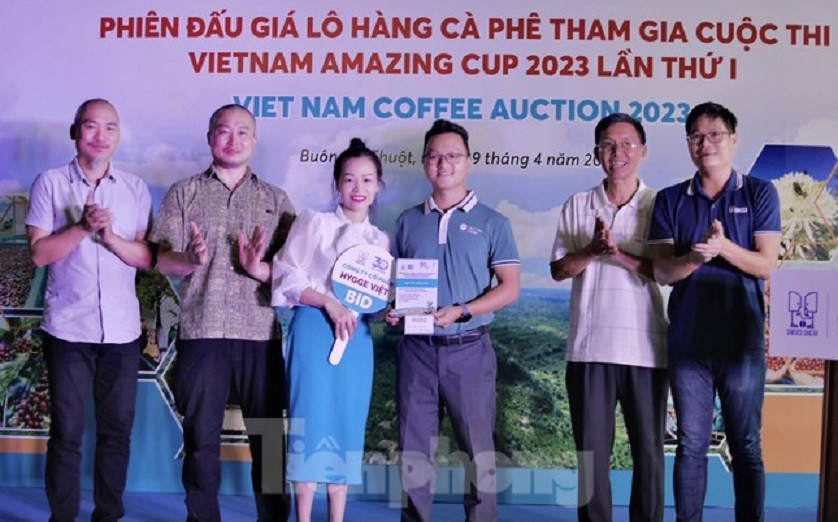 Vietnam holds coffee auction for first time
