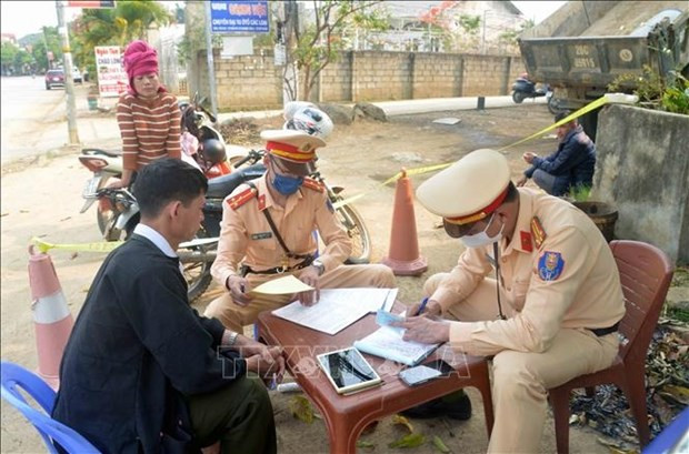 Traffic accidents down in first four months hinh anh 1