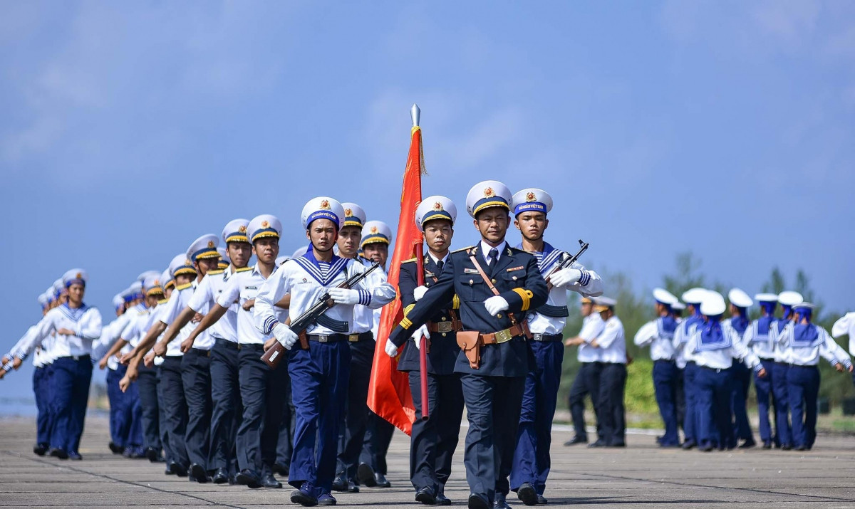 Special flag salute ceremony on Spratly island district
