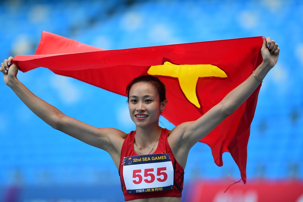Hot girl Mỹ Tiên chạy “xé gió” giành HCV chạy 100m rào SEA Games 32