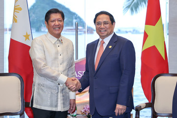 Thủ tướng Phạm Minh Chính gặp lãnh đạo 5 nước ASEAN
