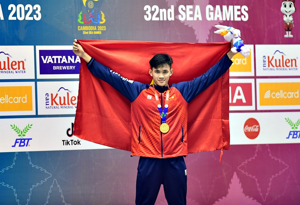 Phạm Thanh Bảo phá kỷ lục SEA Games, đoạt HCV 200m bơi ếch