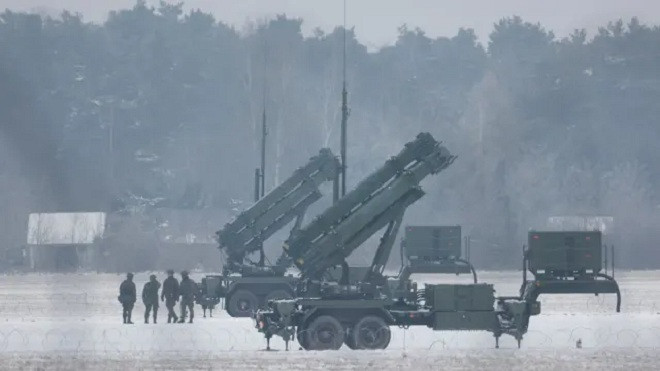 Mỹ nói tên lửa Nga bị Patriot bắn hạ, EU cấp 1 triệu quả đạn pháo cho Ukraine