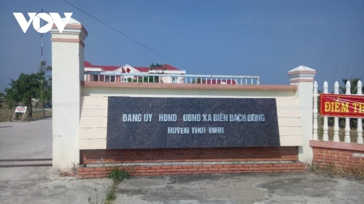 Cà Mau kỷ luật Chủ tịch Mặt trận Tổ quốc xã nằm cạnh vợ người khác - 1