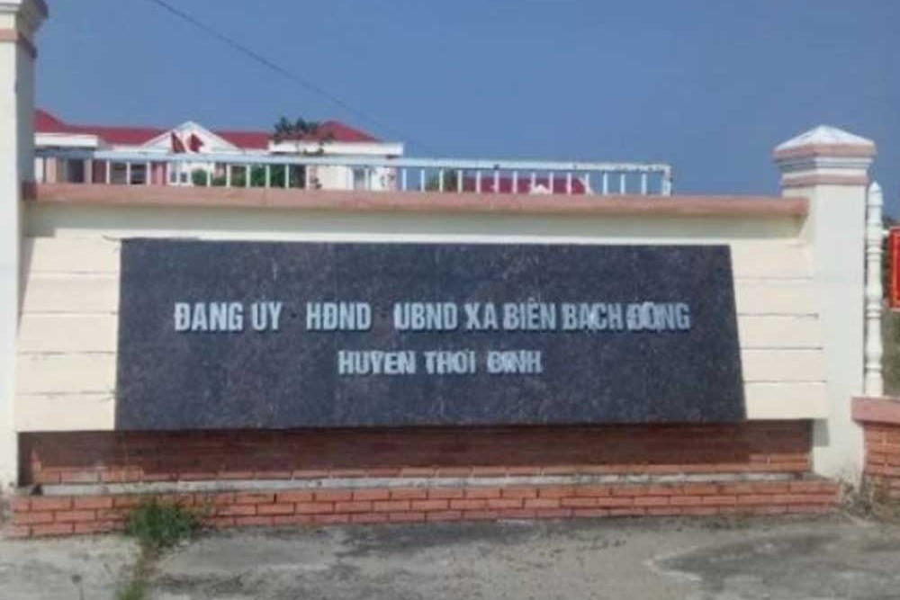 Cà Mau kỷ luật Chủ tịch Mặt trận Tổ quốc xã nằm cạnh vợ người khác