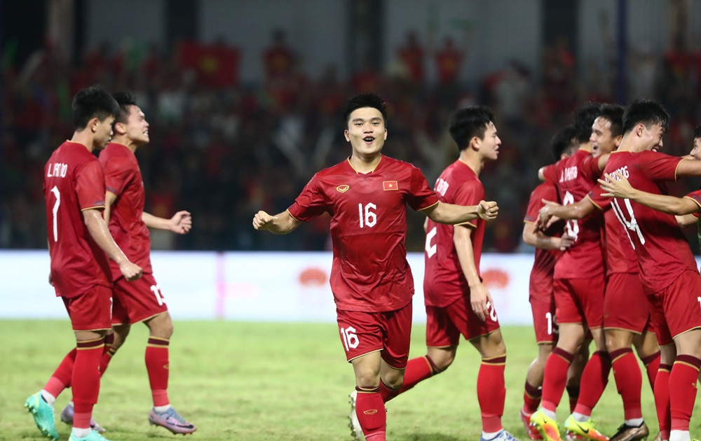 Hòa Thái Lan, U22 Việt Nam gặp Indonesia ở bán kết SEA Games 22