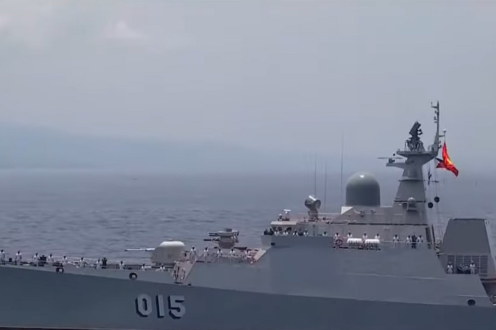 Hình ảnh tàu chiến Việt Nam tham gia duyệt binh hải quân ASEAN