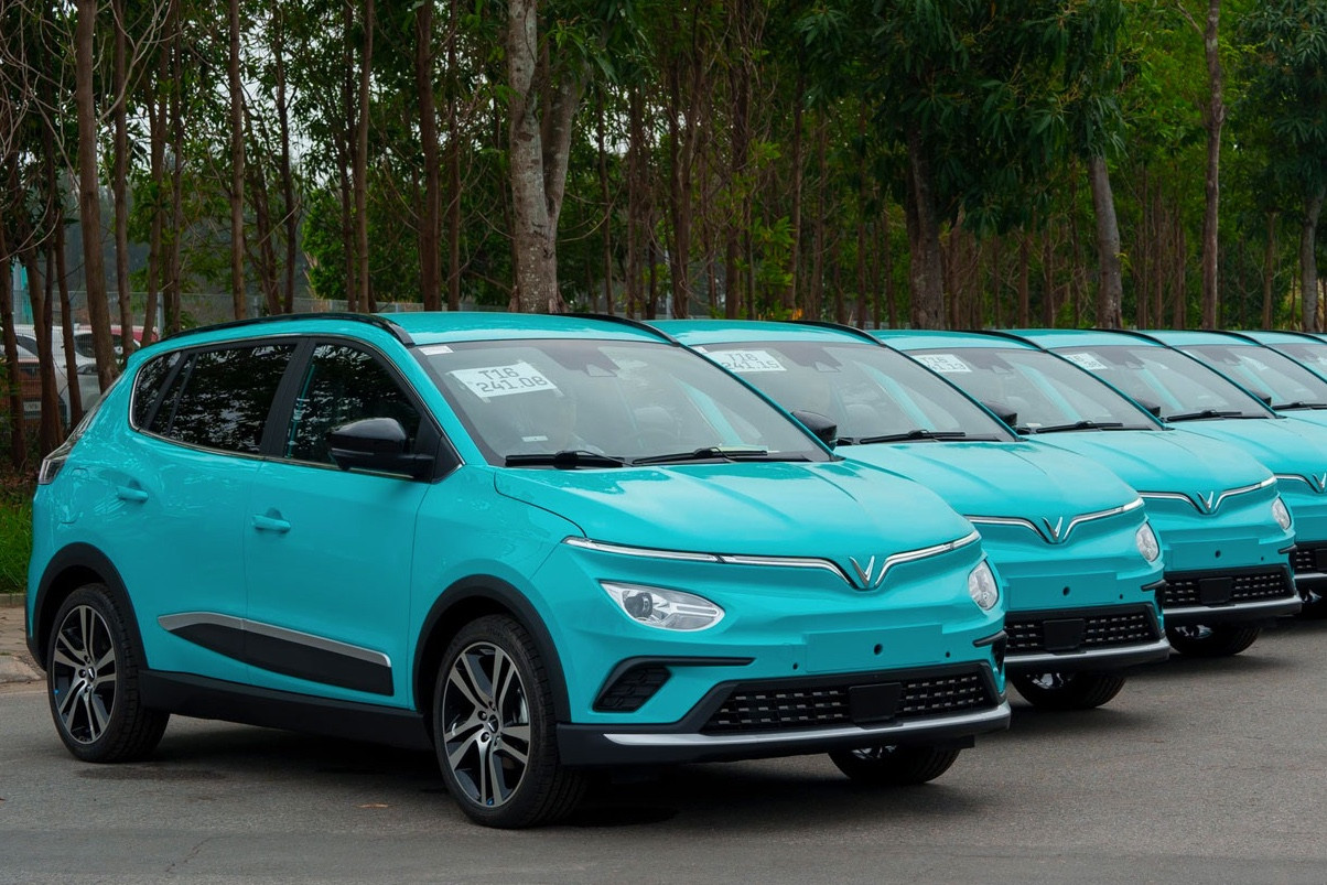 Top 10 xe bán chạy tháng 4: Xe VinFast bứt tốc, Mitsubishi Xpander hạ nhiệt