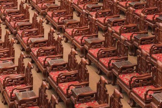 Tranh cãi về hàng ghế gỗ Đồng Kỵ trong Nhà hát dân ca Quan họ Bắc Ninh