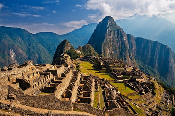Hai du khách bị tạm giam vì chụp ảnh khỏa thân cho nhau ở Machu Picchu