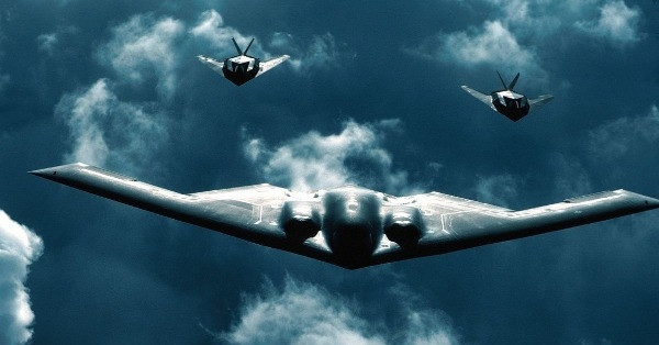 AIによる戦闘機運用競争が米国で「激化」