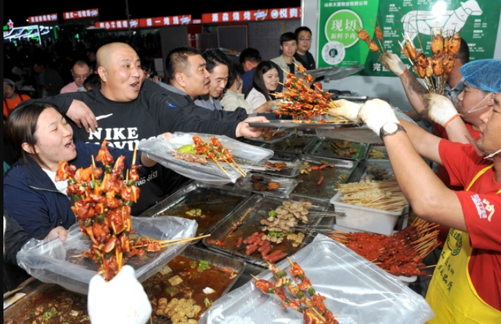 Mê món thịt nướng, người đàn ông chuyển nhà 1.200km để được ăn ngon mỗi ngày