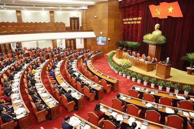 13th Party Central Committee convenes mid-term meeting