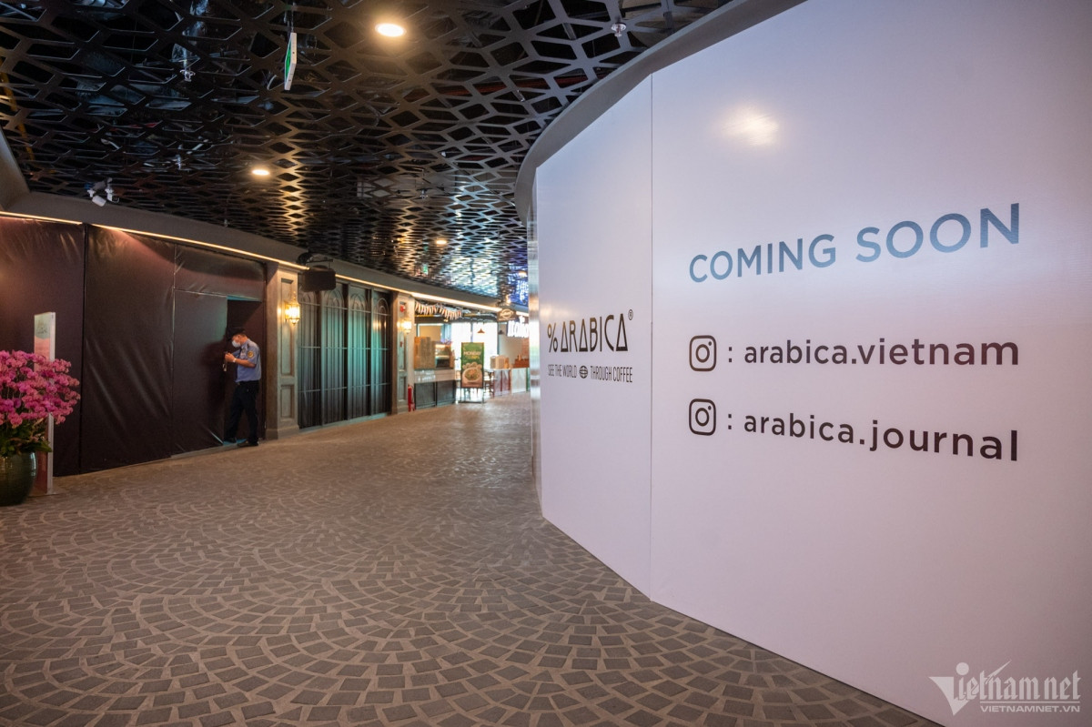 commercial centres remain quiet in hcm city picture 3