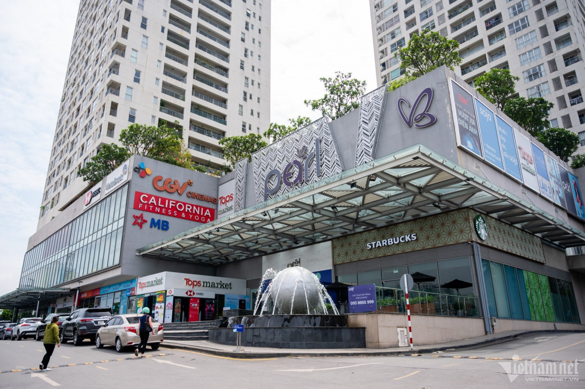 commercial centres remain quiet in hcm city picture 4
