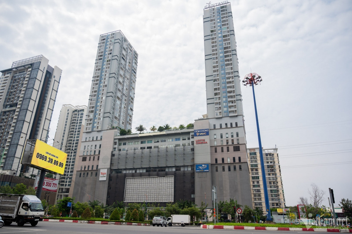 commercial centres remain quiet in hcm city picture 10