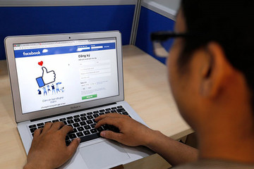 Facebook xin lỗi về sự cố tự động kết bạn khi xem 