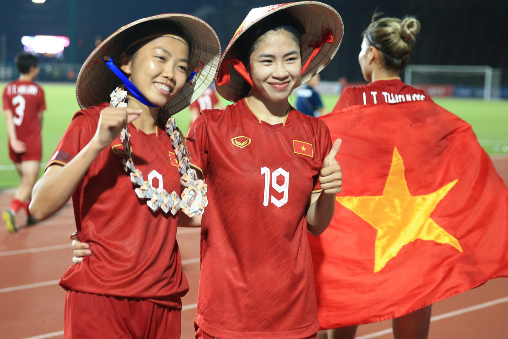 Bản tin cuối ngày 15/5: Nữ Việt Nam lập kỳ tích giành 4 HCV SEA Games liên tiếp