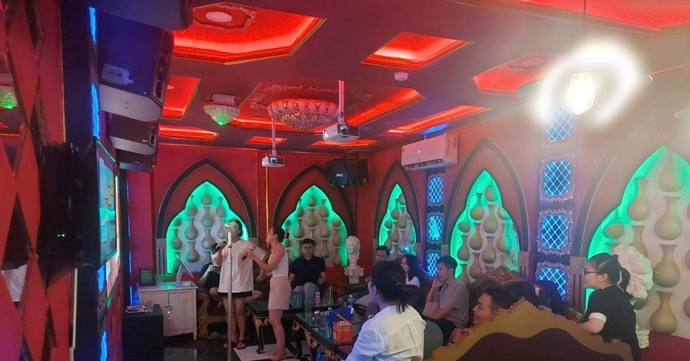 Karaoke parlors reopen but are deserted