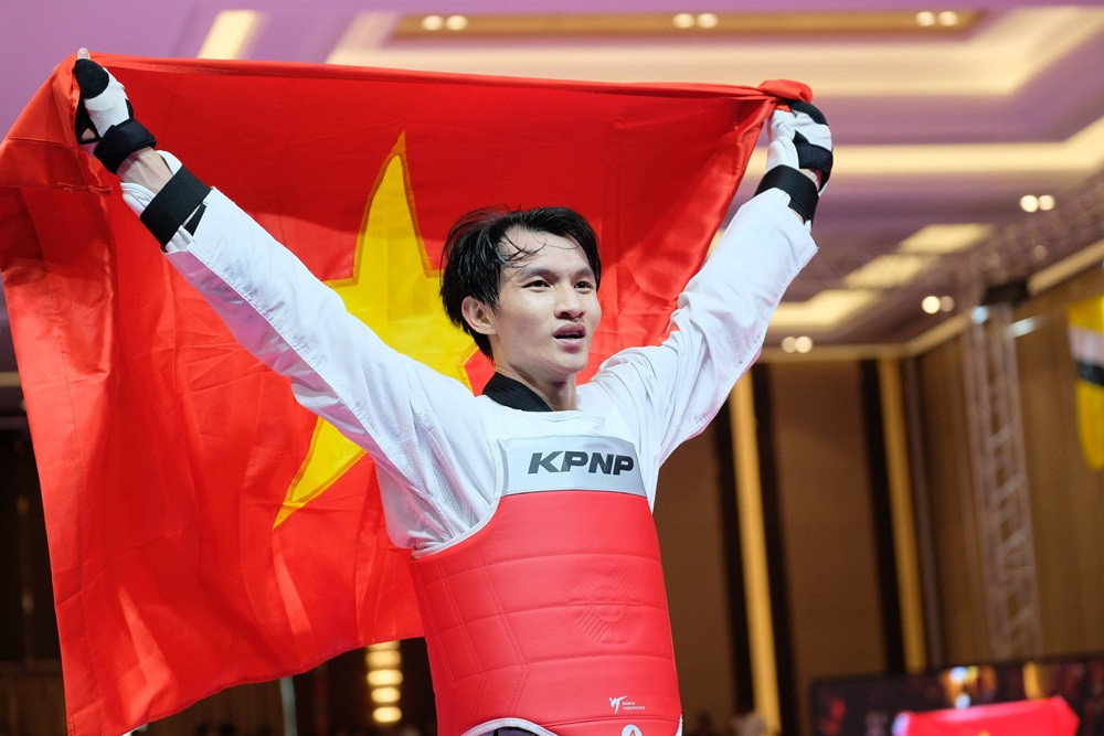 SEA Games 32 ngày 15/5: Cán mốc 115 HCV, đua cùng Thái Lan