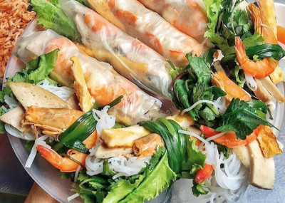Món ăn vặt ngon trong chuyến food tour Hải Phòng