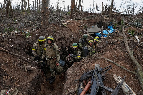 Pháp gửi xe tăng cho Ukraine, Nga thông báo 2 chỉ huy thiệt mạng ở Bakhmut