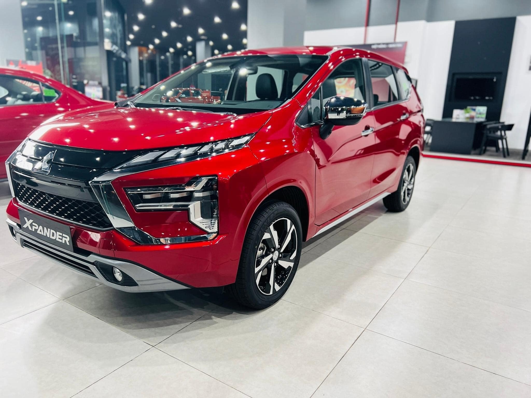 Top xe MPV tháng 4: Giảm mạnh, Mitsubishi Xpander hết 'hot'