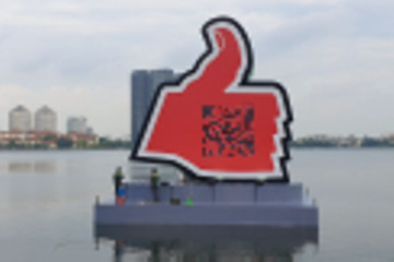Biểu tượng check-in 'lạ' xuất hiện ở hồ Tây khiến dân mạng tranh cãi