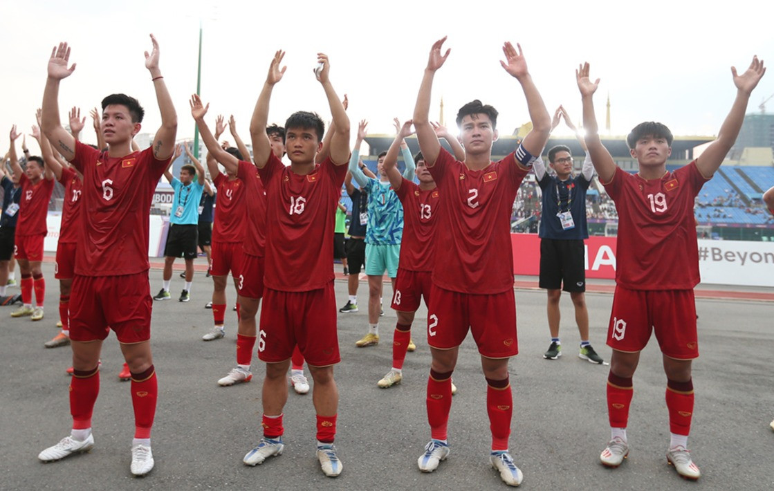 U22 Việt Nam tri ân người hâm mộ trong ngày chia tay SEA Games