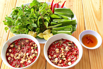 Tiết canh Việt Nam bất ngờ vào top món ăn từ thịt phổ biến nhất Đông Nam Á