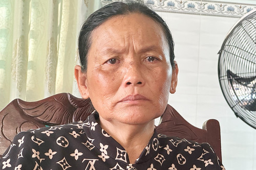 Mẹ của người phụ nữ bị chồng bạo hành khóc ngất khi thấy con tàn tạ về nhà