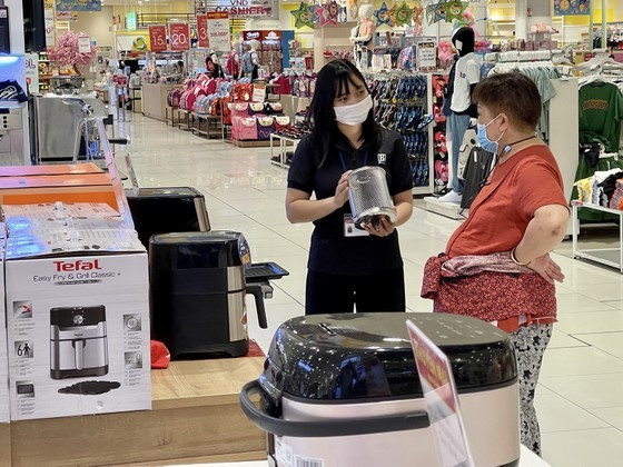 Consumer credit has potential as young people borrow to buy consumer goods ảnh 1