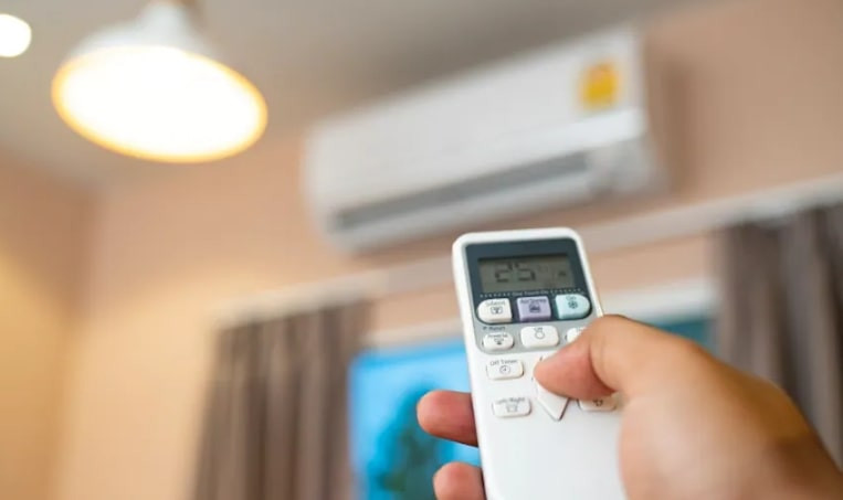 Why shouldn't you close the door when using the air conditioner?