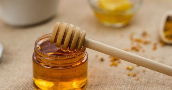 Hàng nghìn lít mật ong giả bị bắt quả tang, làm thế nào để nhận biết chất lượng?