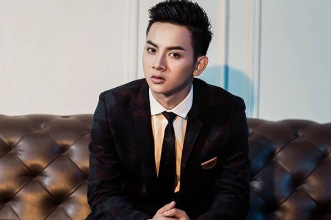 Ca sĩ Hoài Lâm hát ở đám cưới