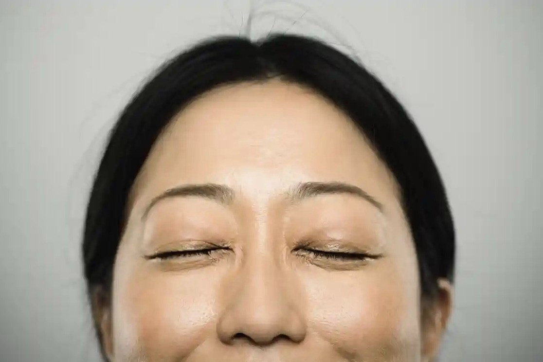 Vì sao ngày càng có nhiều người Nhật tham gia các lớp học cười?