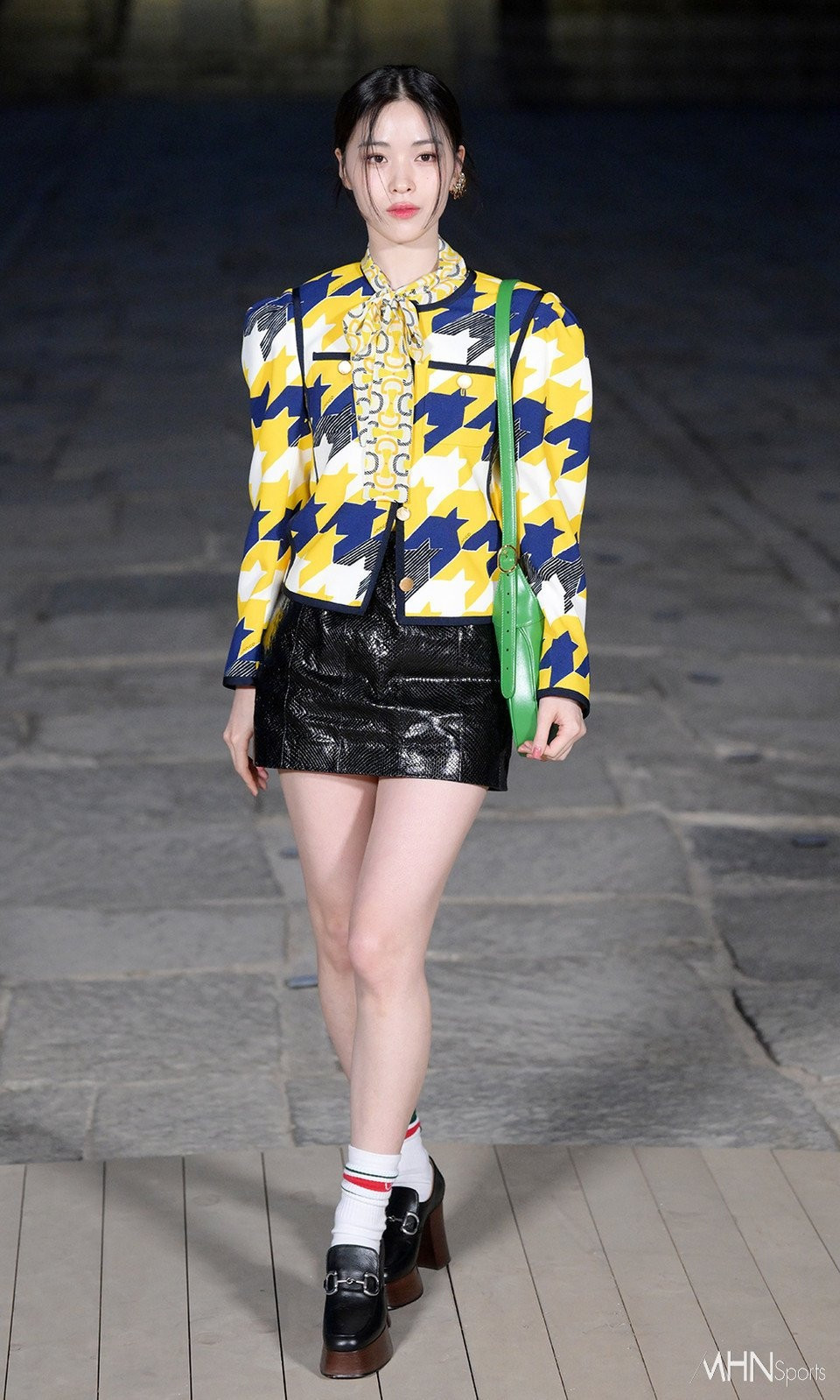 Son Tung Gucci anh 6