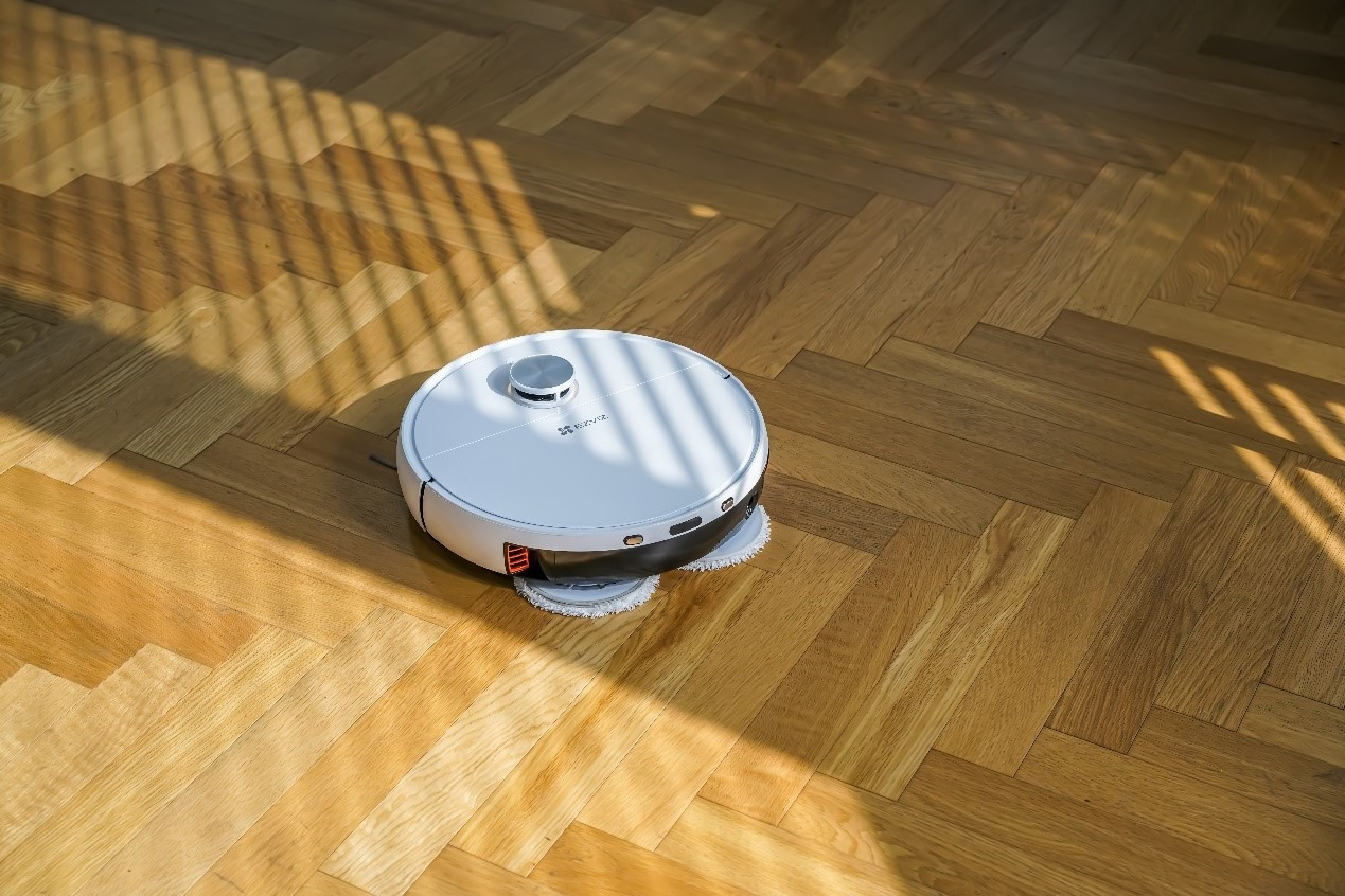 EZVIZ ra mắt robot hút bụi lau sàn thông minh RS2