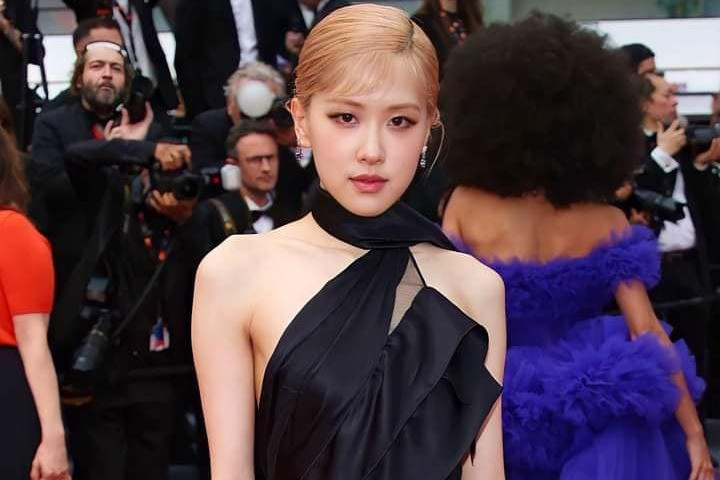 Rosé Blackpink khoe nhan sắc cực phẩm trên thảm đỏ Cannes