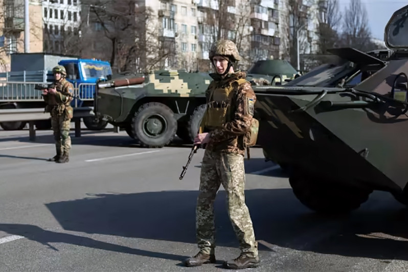 Ukraine báo động không kích khắp đất nước