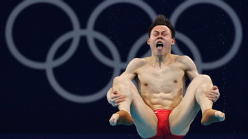 Phì cười với những biểu cảm của VĐV nhảy cầu Olympic Tokyo