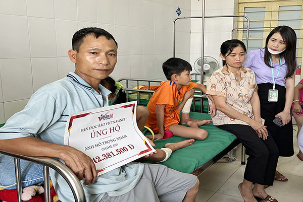 Bạn đọc giúp đỡ 3 anh em trong vụ nổ gara ở Nghệ An