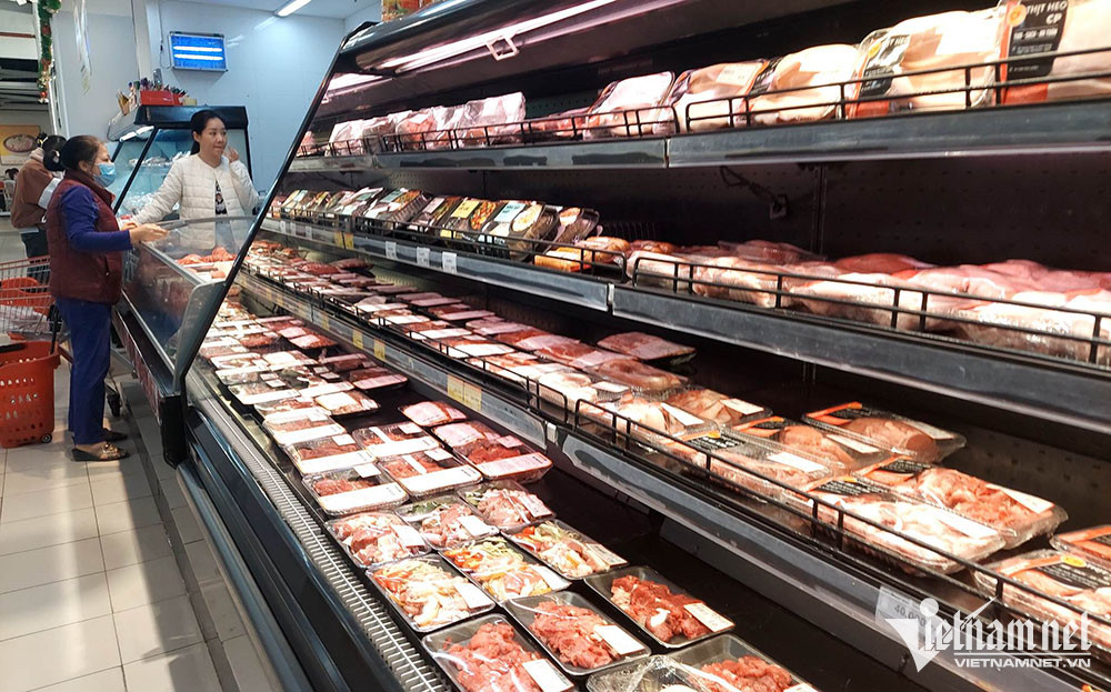 Nhập về ồ ạt, thịt ngoại siêu rẻ 'cướp sân', đè bẹp hàng nội