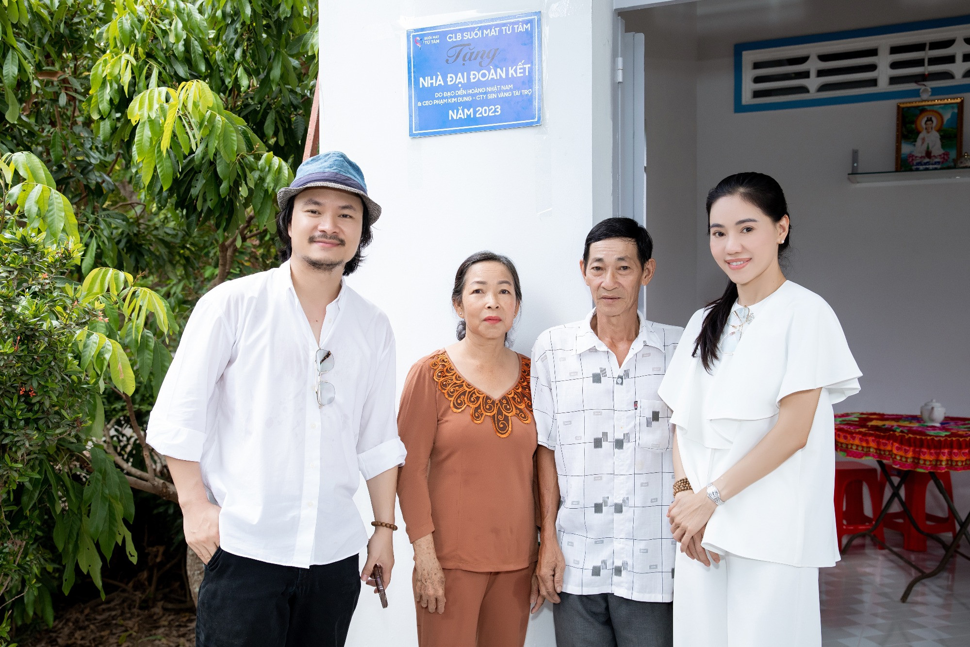Trưởng BTC Miss World Việt Nam xây nhà tặng các gia đình bị sạt lở đất