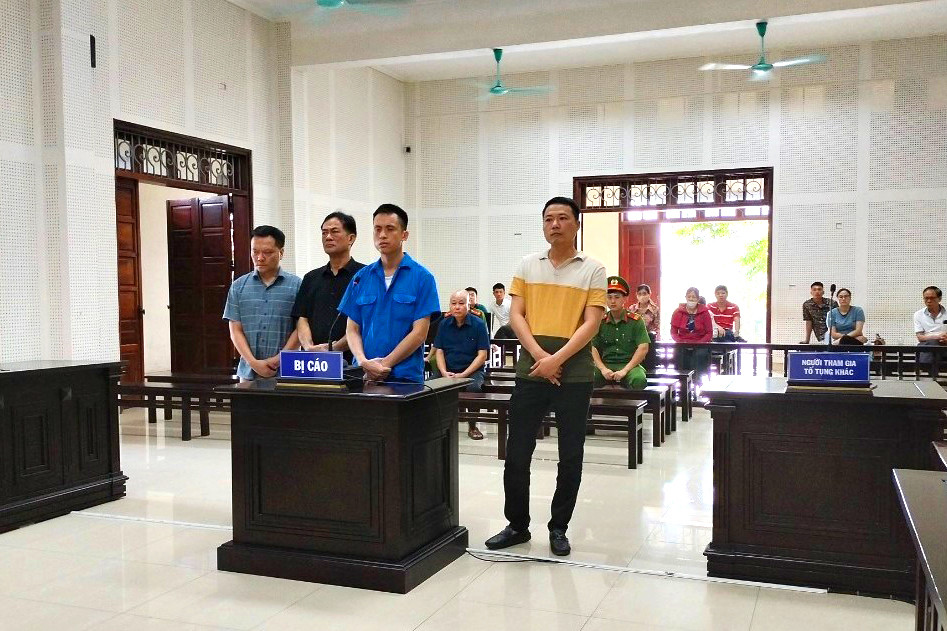 Quảng Ninh: Cựu Giám đốc Trung tâm phát triển quỹ đất TP Cẩm Phả lĩnh án